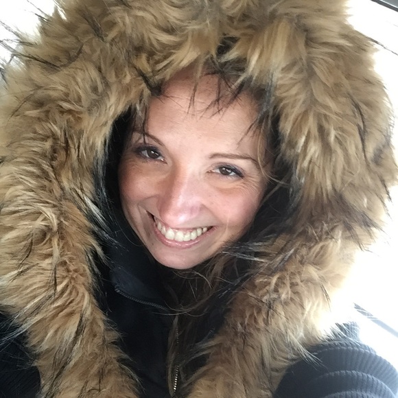 Meet your Posher, Tiffany - Picture 1 of 1